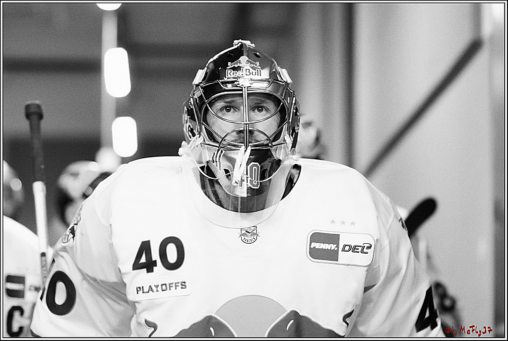 PENNY DEL Viertelfinale 4. Spiel; Duesseldorfer EG - Red Bull Muenchen; Duesseldorf, 16.04.2022